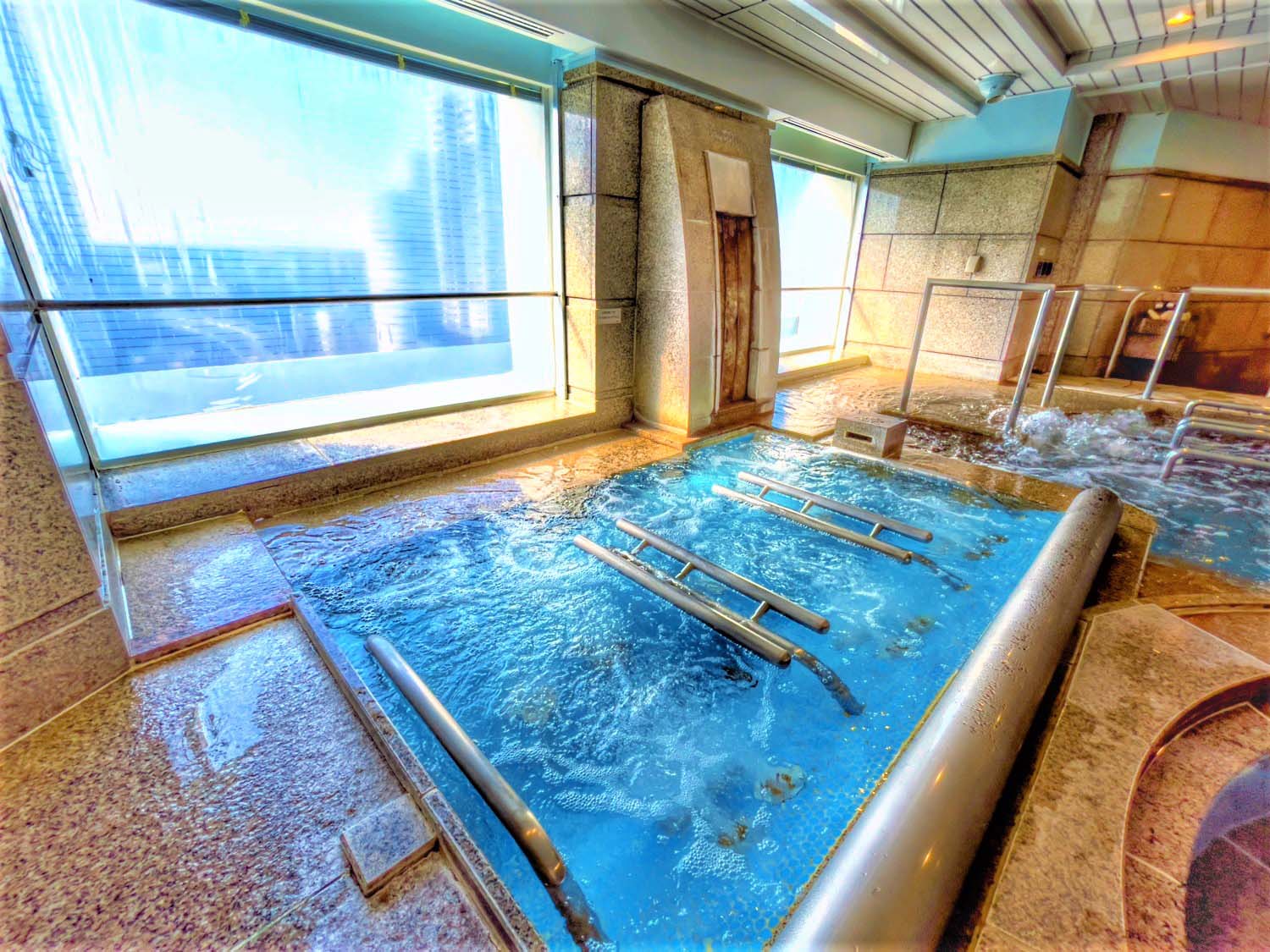 スパ・サウナのご案内 - 横浜駅直結の泊まれるスパ／サウナ／コ